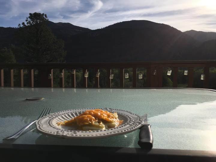 Enjoy a delightful breakfast on the porch breathing fresh mountain air and watching hummingbirds.